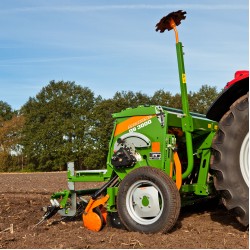 Semanatoare mecanica purtata D9 Semanatoare mecanica purtata D9