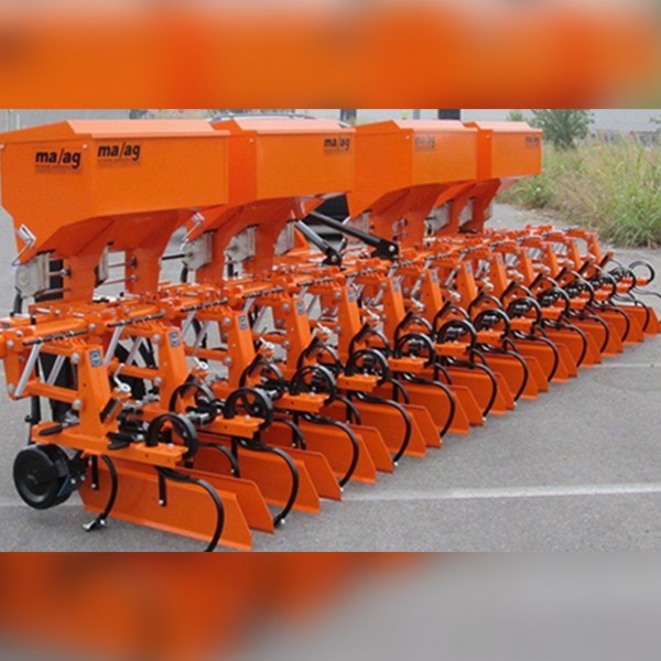 Cultivator cu fertilizator SM